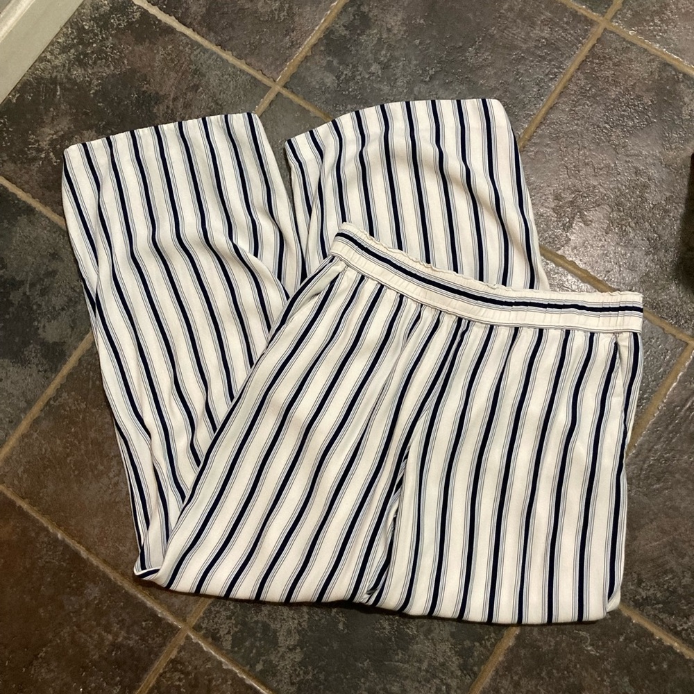 LOFT Fluid Wide Leg Striped Pants. Size M
